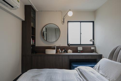 Vintage Bedroom at Crawford Court