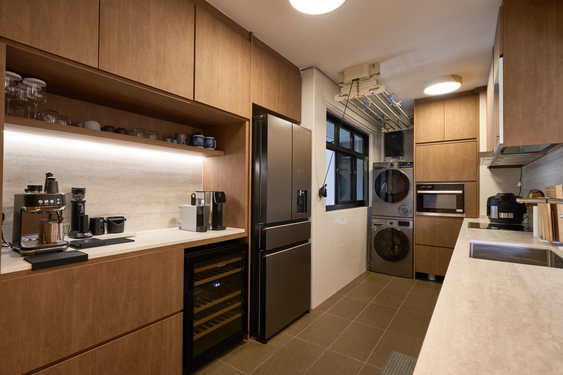 Contemporary Kitchen with Countertop and Homogeneous Tiles