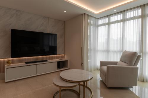 Contemporary Living Room at Resale 5 Room HDB @ punggol