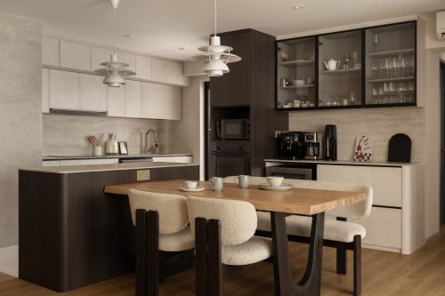 Minimalist Dining Room at Teck Ghee Parkview