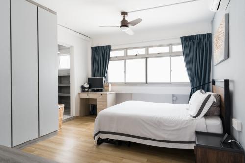 Industrial Bedroom at 220 Pasir Ris