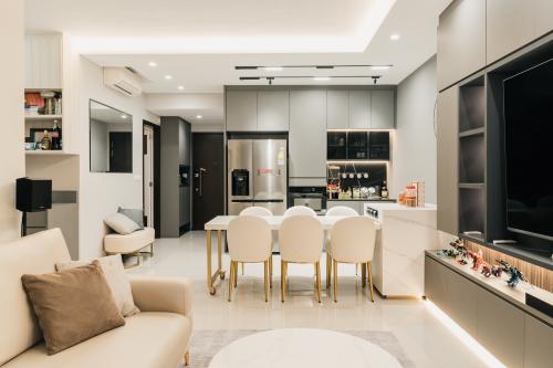 Modern Dining Room at Lake Life Condominium