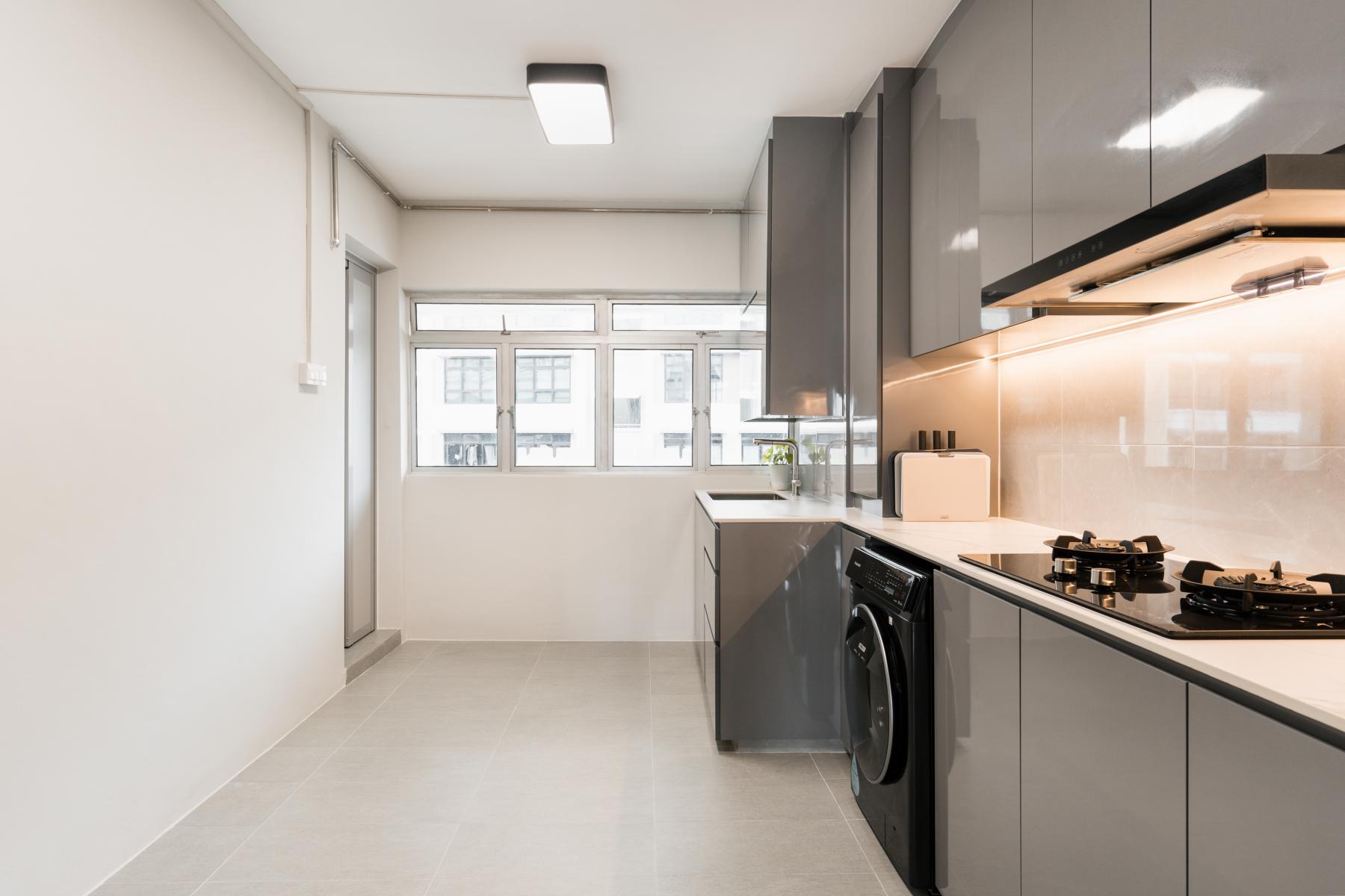 Minimalist Kitchen with Countertop and Homogeneous Tiles