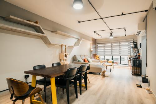 Industrial Living Room at 297 Yishun