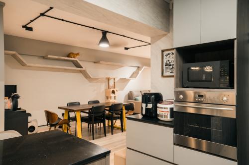 Industrial Kitchen at 297 Yishun