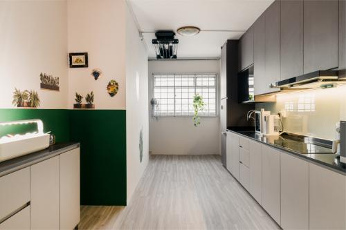 Contemporary Kitchen at 250 Bukit Batok