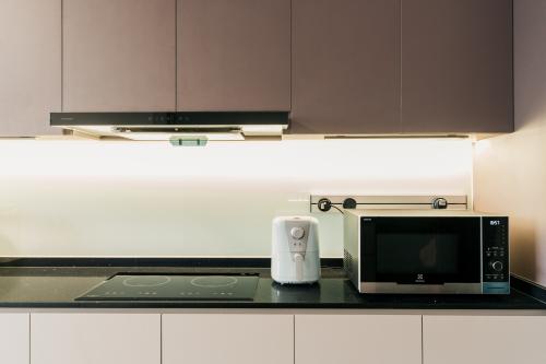 Contemporary Kitchen at 250 Bukit Batok