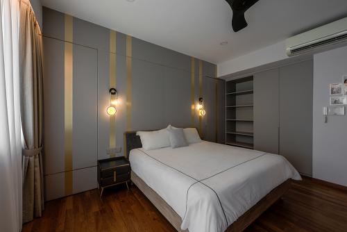 Modern Bedroom at 3-Storey Semi-Detached