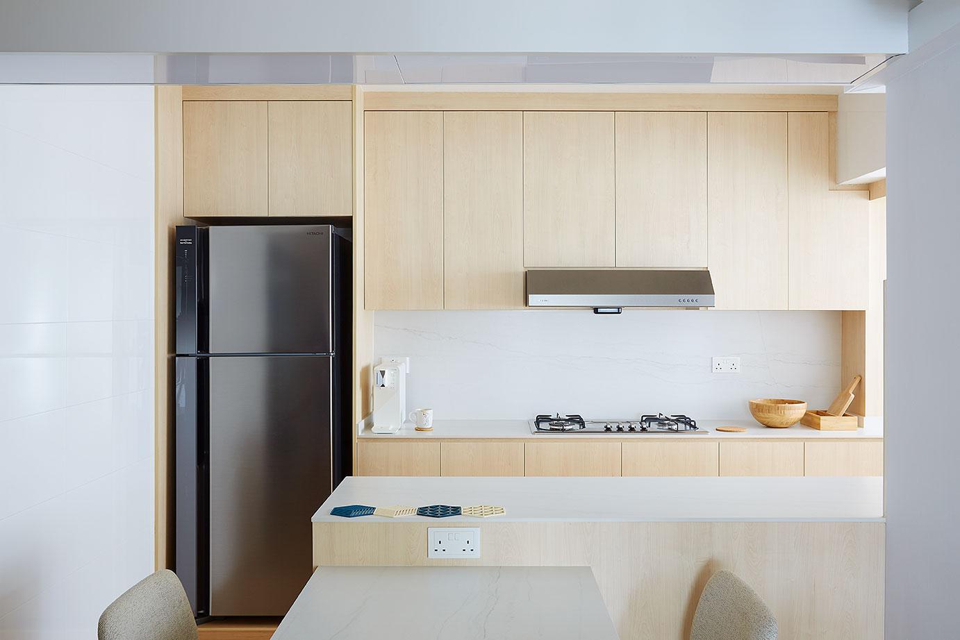 Minimalist Kitchen with Countertop and Open Kitchen