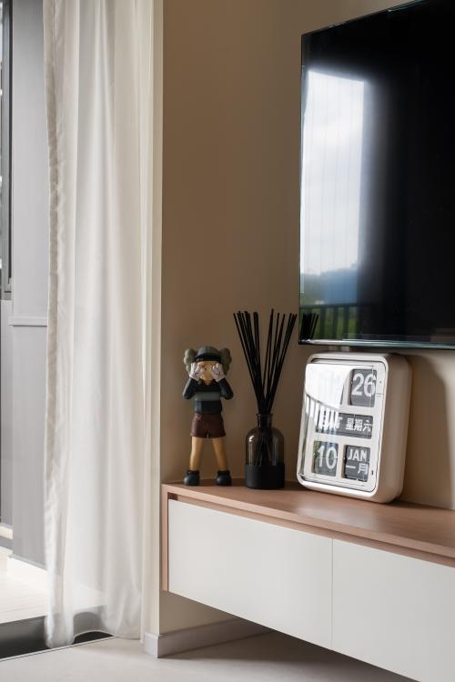 Modern Living Room at iNz Residence