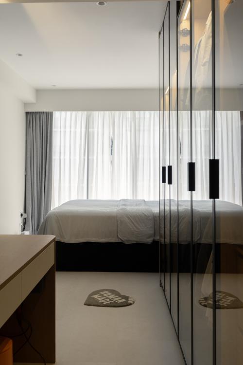 Modern Bedroom at iNz Residence
