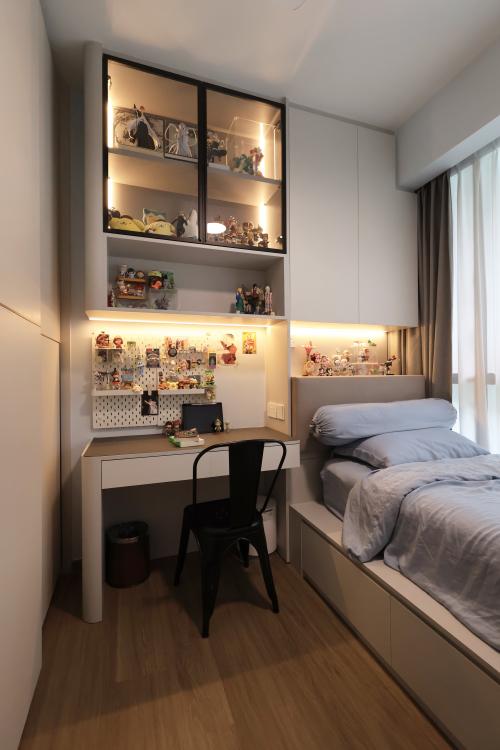 Minimalist Bedroom at 4 Bedroom EC @ Yishun North Gaia