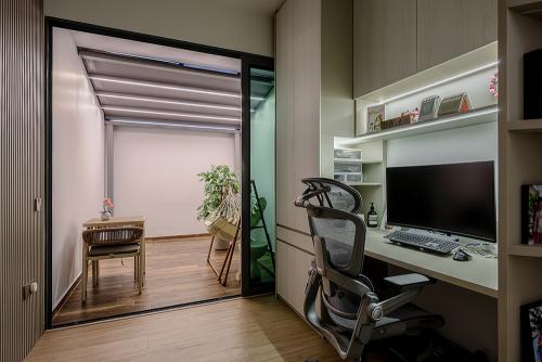 Scandinavian Home Office at The Beverly