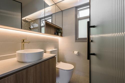 Scandinavian Bathroom at Alkaff Breeze