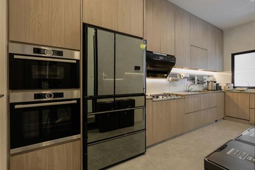 Modern Kitchen at 4-storey Landed House