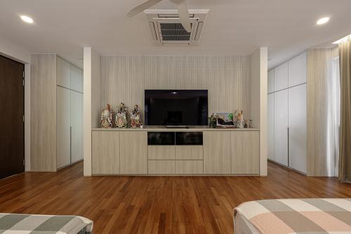 Modern Bedroom at 4-storey Landed House