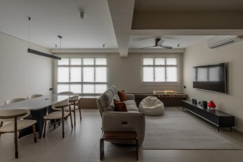 Minimalist Living Room at 95C Circuit Road