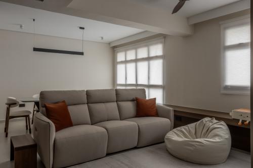 Minimalist Living Room at 95C Circuit Road