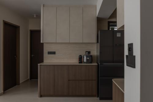 Minimalist Kitchen at 95C Circuit Road