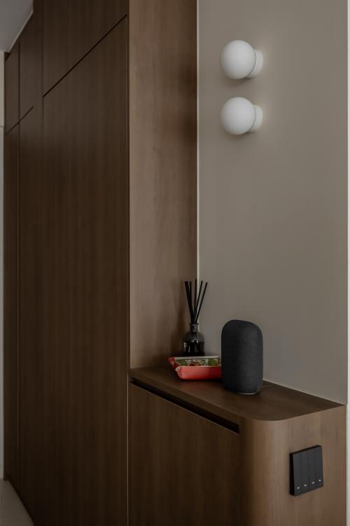 Minimalist Foyer at 95C Circuit Road