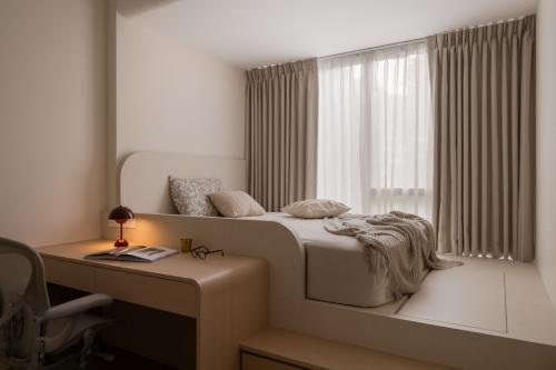 Modern Bedroom at Floridian