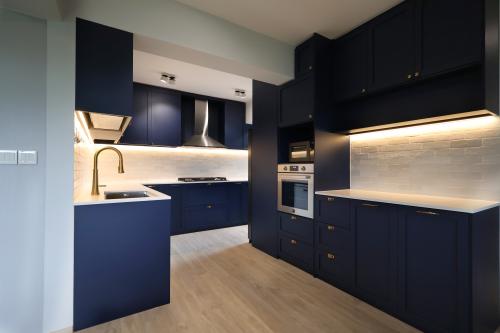 Contemporary Kitchen at Resale 4 Room HDB @ Edgedale Plains