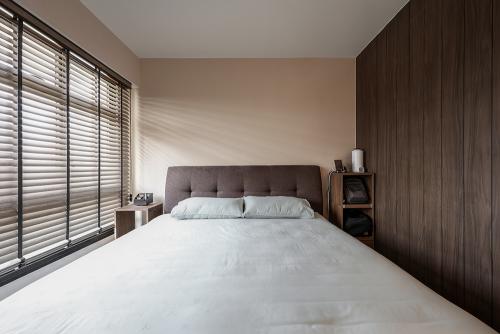 Eclectic Bedroom at Point Crown