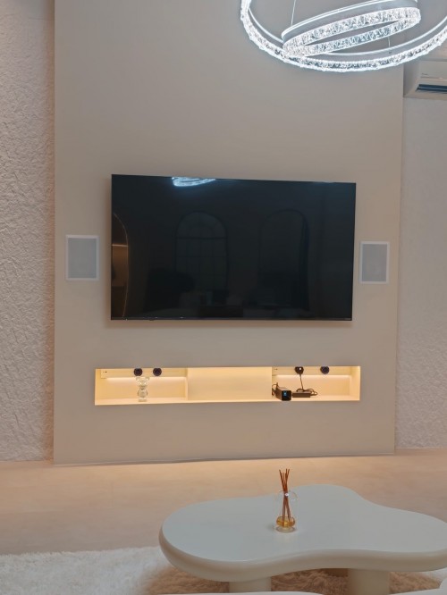 Minimalist Showroom at Oxley Bizhub 2