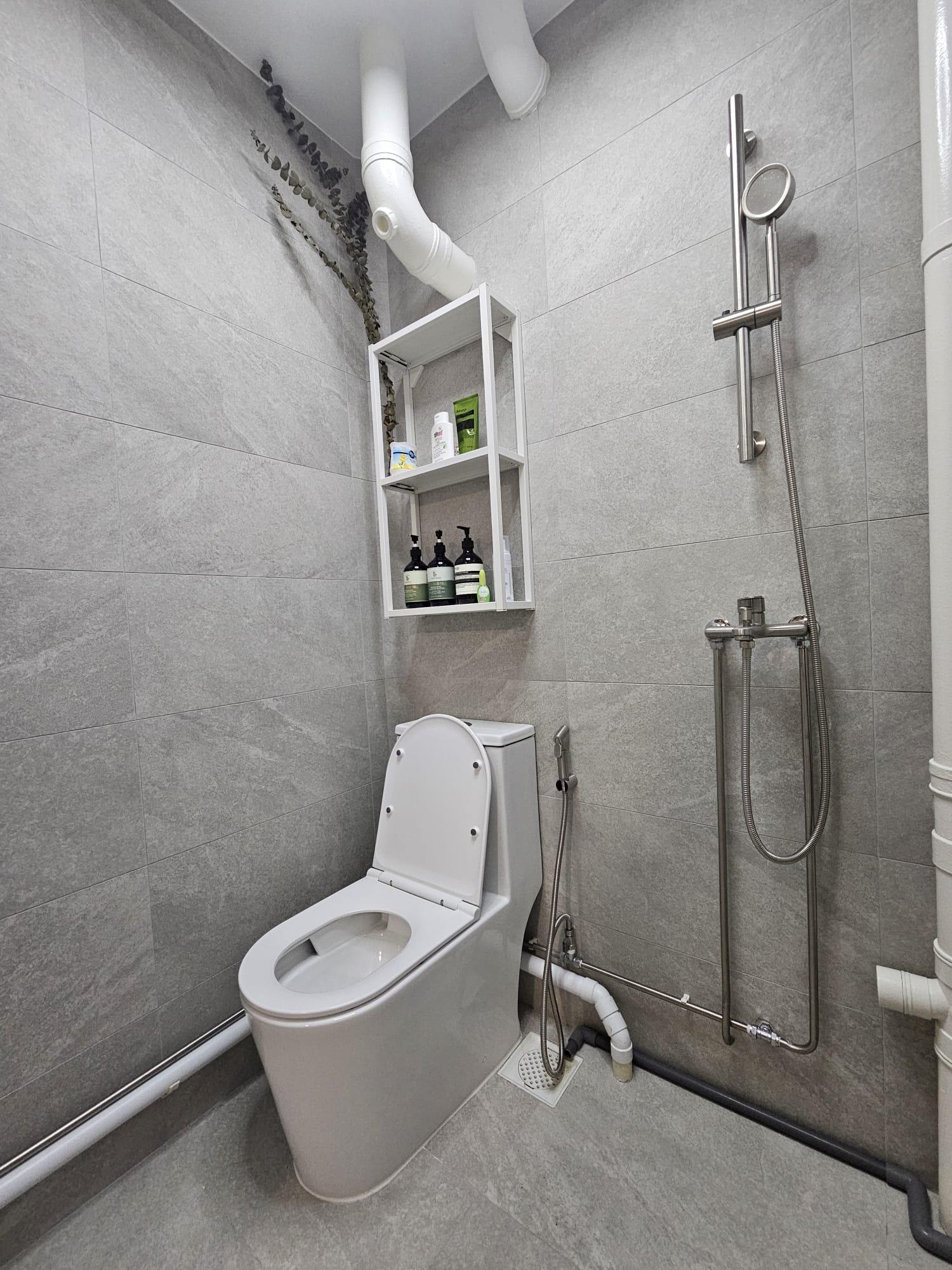 Minimalist Bathroom with Porcelain Tiles and Tiles