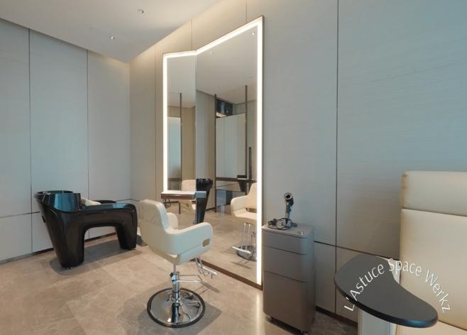 Salon and Spa room in District 11
