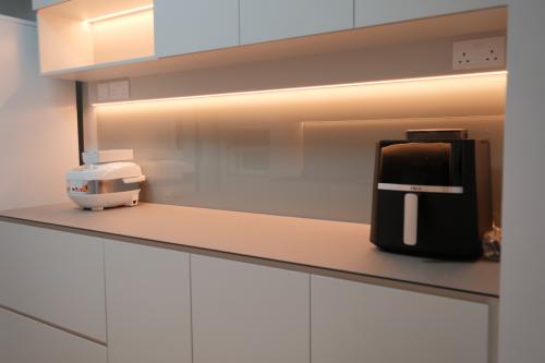 Minimalist Kitchen at 617D Punggol Dr