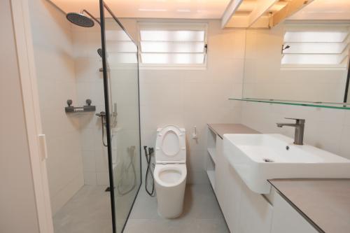 Minimalist Bathroom at 617D Punggol Dr