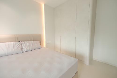 Minimalist Bedroom at 617D Punggol Dr