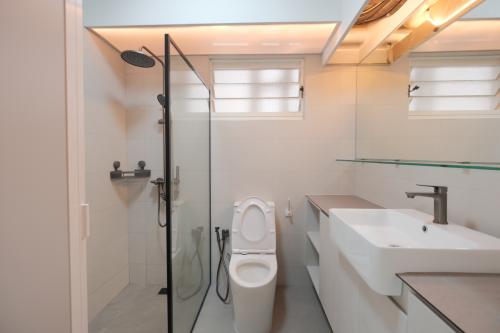 Minimalist Bathroom at 617D Punggol Dr