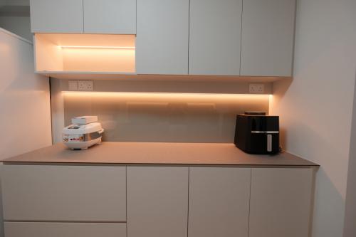 Minimalist Kitchen at 617D Punggol Dr