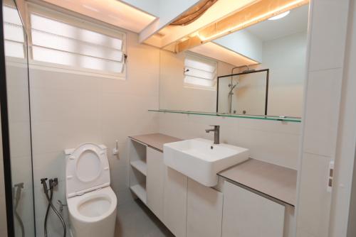 Minimalist Bathroom at 617D Punggol Dr
