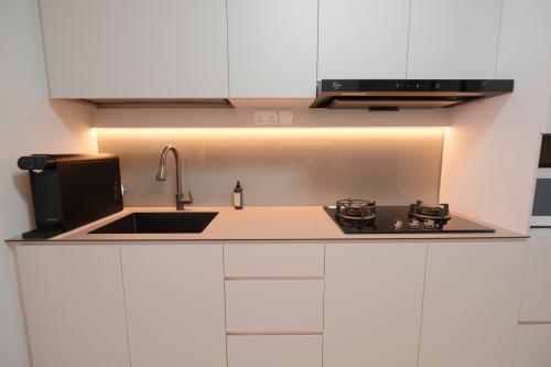 Minimalist Kitchen at 617D Punggol Dr