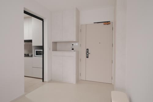Minimalist Foyer at 617D Punggol Dr