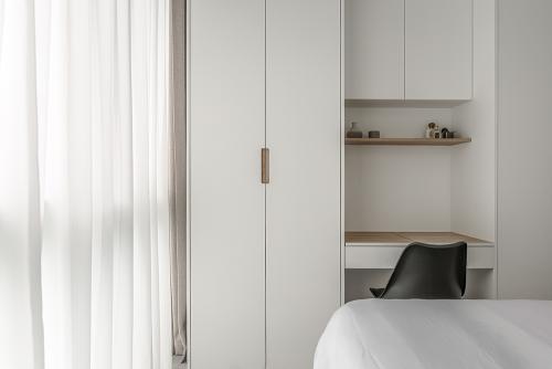Modern Bedroom at Mooi Residences