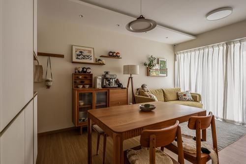 Scandinavian Dining Room at Trivelis