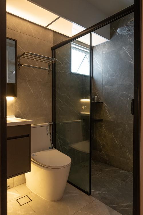 Scandinavian Bathroom at 420 Clementi