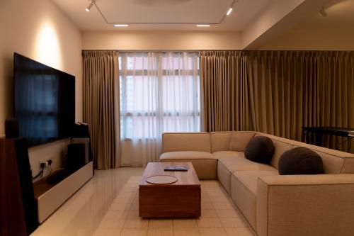 Contemporary Living Room at 443 Bukit Batok