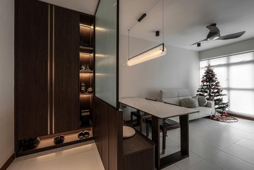 Modern Foyer at Telok Blangah Towers