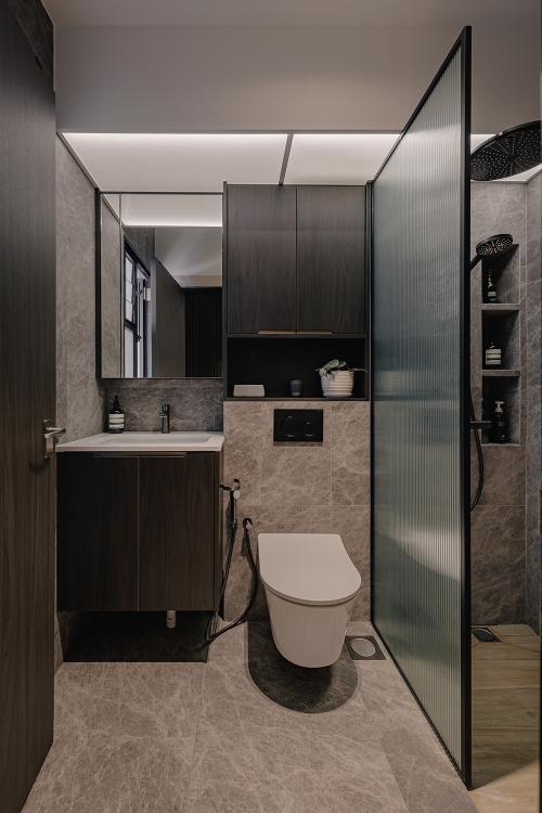 Modern Bathroom at Tampines GreenRidges