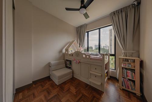 Minimalist Bedroom at Heritage View