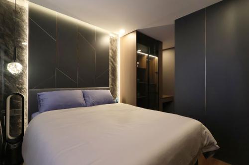 Modern Bedroom at Resale 4 Room HDB @ Punggol Way