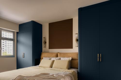 Eclectic Bedroom at St. George's Towers