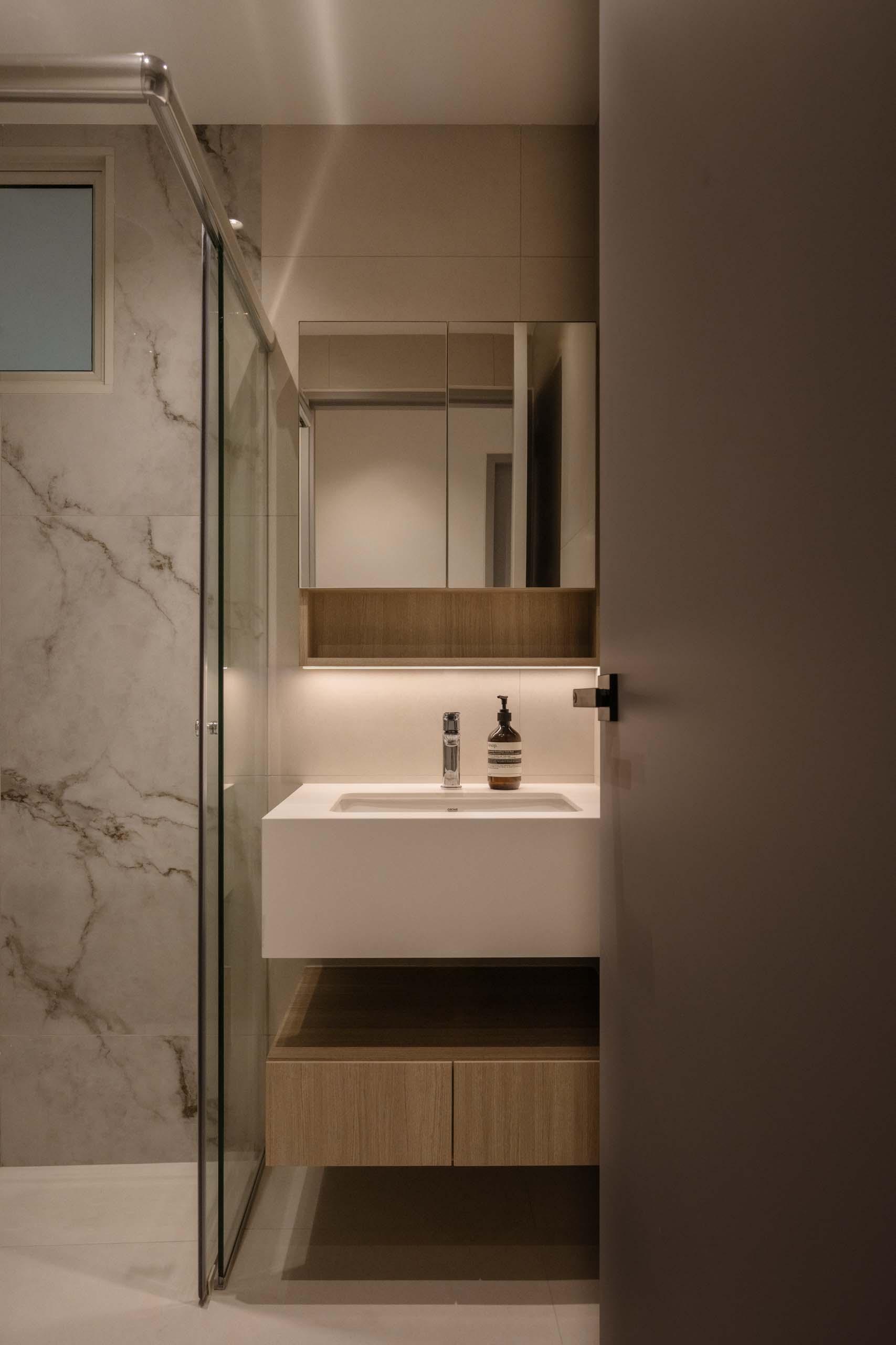 Modern Bathroom with Mirror and Shower Screen