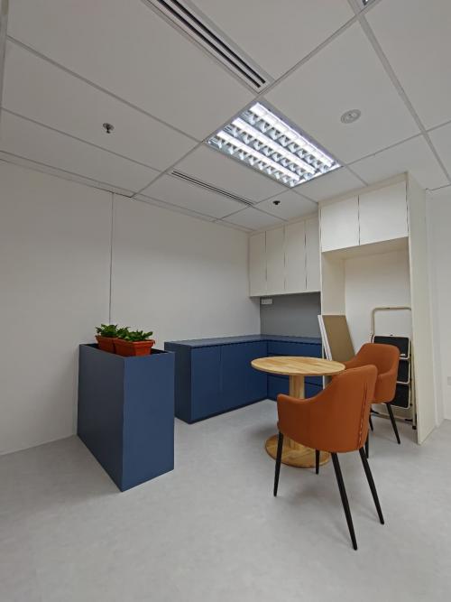 Contemporary Office at Shaw Centre