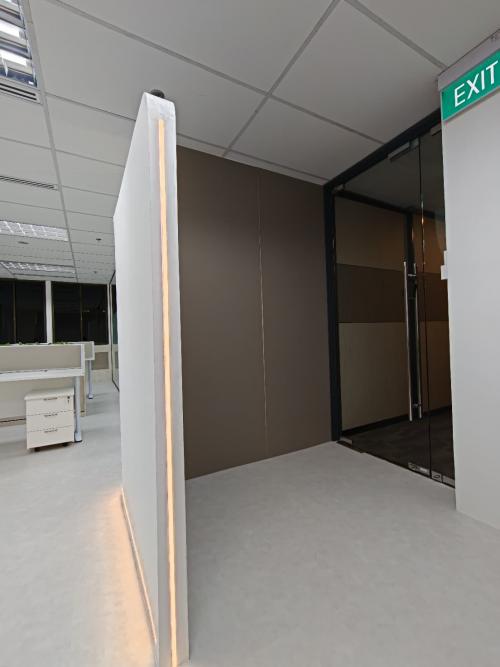 Contemporary Office at Shaw Centre